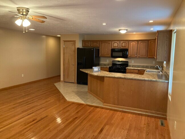 Kitchen /LR - 1417 24th St