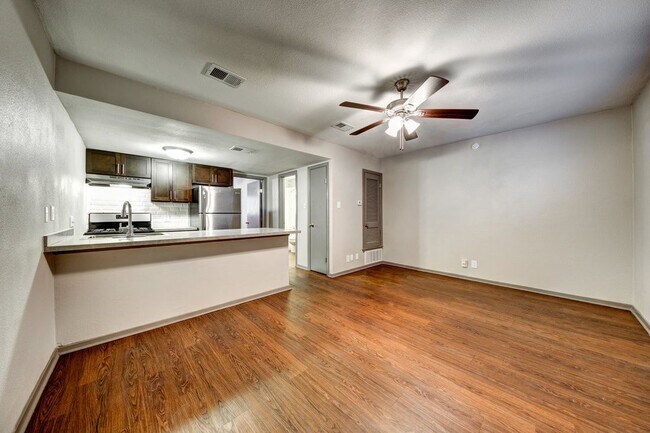 Foto del edificio - 1801 Fort View Rd