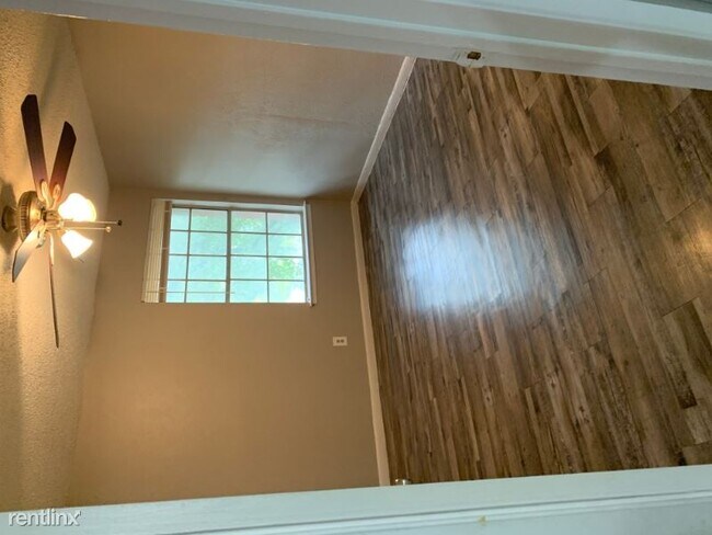 Building Photo - 3 br, 3 bath Apartment - 6625 S Hulen St