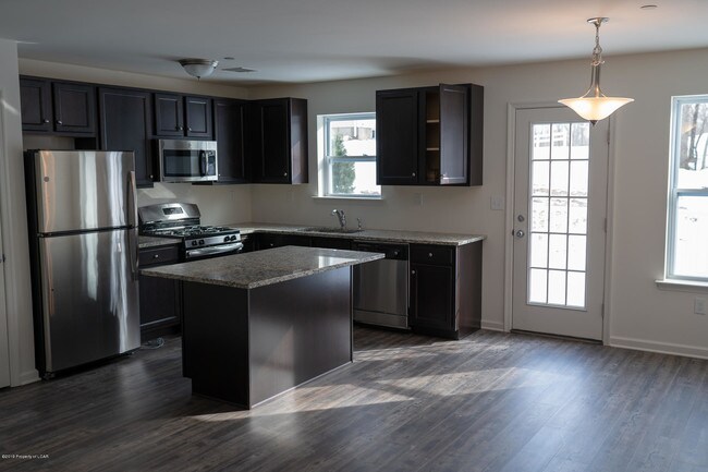 Building Photo - 407 Couple Ct Dr