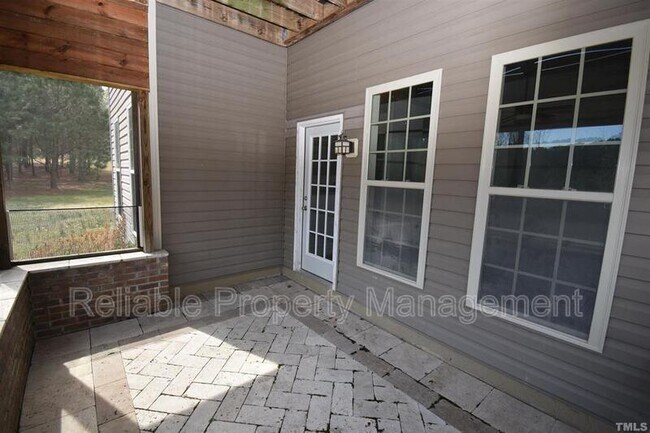 Building Photo - 333 Bear Oak Dr