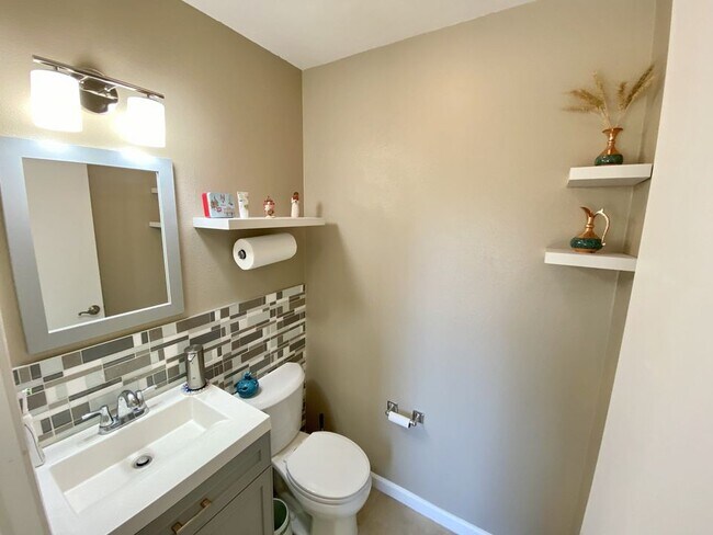 Building Photo - 2590 Knightsbridge Ln