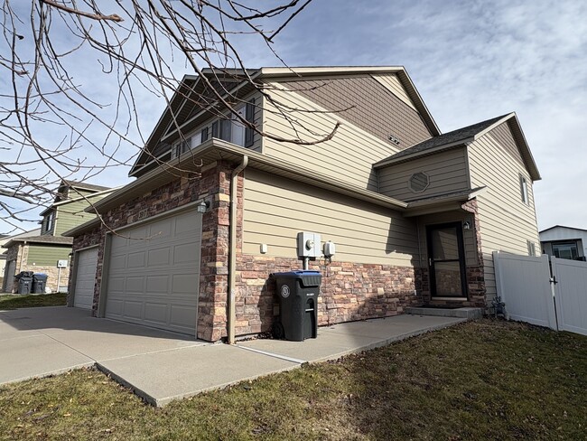 Building Photo - 3917 Gunsmoke Rd