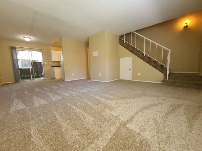 Foto del edificio - University Woods Townhome