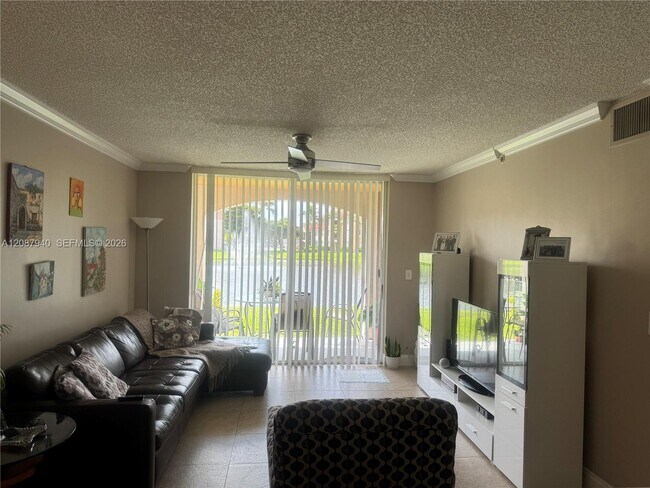 Foto del edificio - 2091 Renaissance Blvd