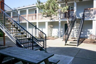 Building Photo - 130 SE 105th Ave