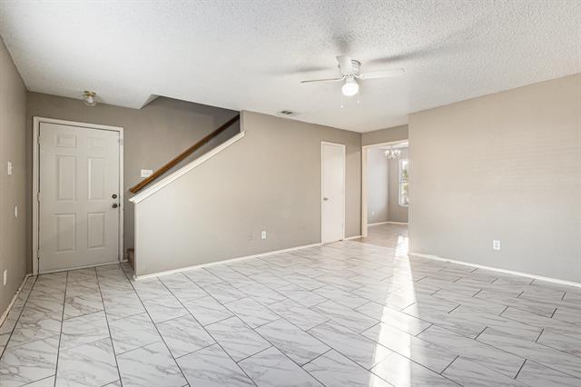 Foto del edificio - 2703 Clayton Oaks Dr