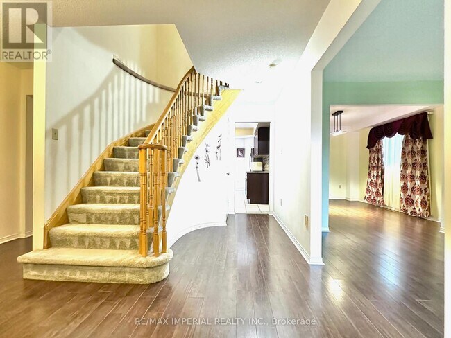 Building Photo - 3058 Dalehurst Dr