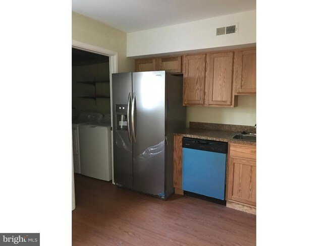 Building Photo - 109 Poplar Ct