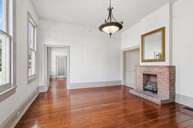 Building Photo - 1412 General Pershing St