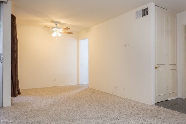 Foto del edificio - 4825 Collwood Blvd