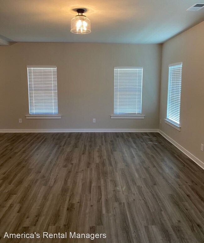 Building Photo - 3 br, 2.5 bath House - 220 Ridge View Circle