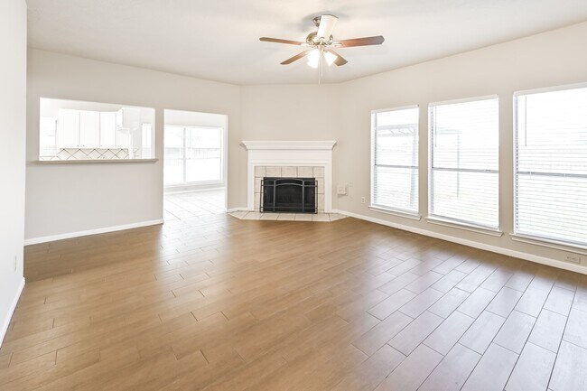 Foto del edificio - 3805 Redbud Dr