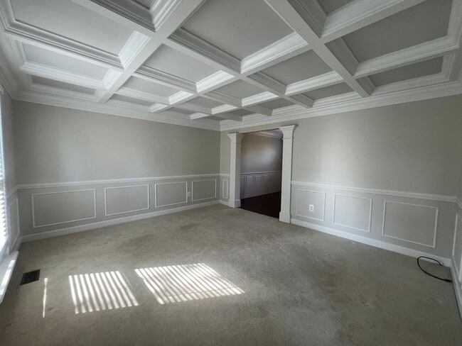 Building Photo - Beautiful 4 BR/3.5 BA Single-Family Home i...
