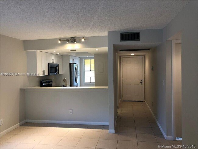 Foto del edificio - 905 Southridge Rd