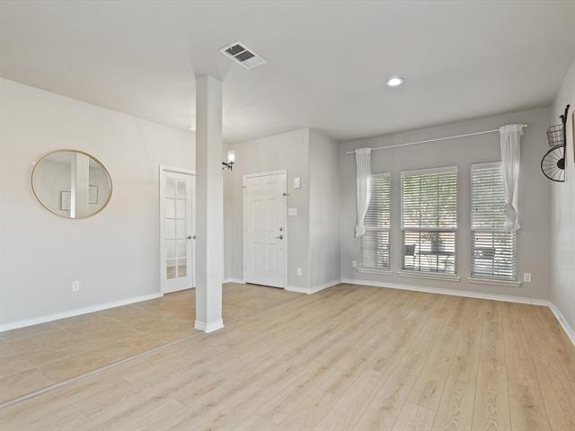 Building Photo - 5601 Lincolnwood Dr