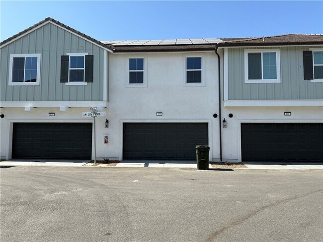 Building Photo - 4016 E Lily Paseo
