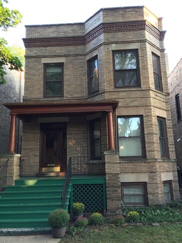 1337 - 1337 W Newport Ave