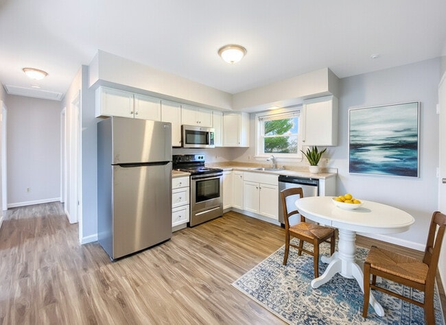 Building Photo - Enby Gardens