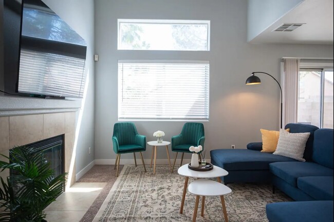 Foto del edificio - 8322 Montgomery St
