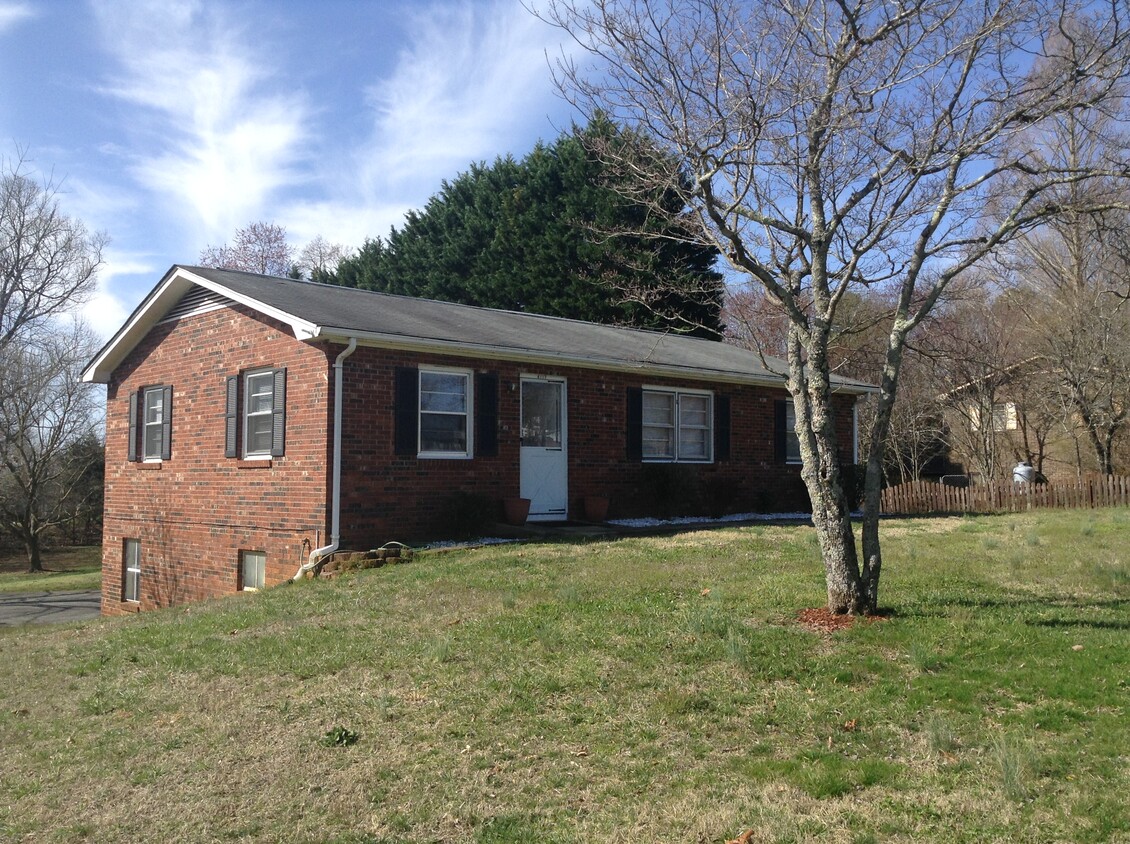 Front of house - 4007 Grace Chapel Rd