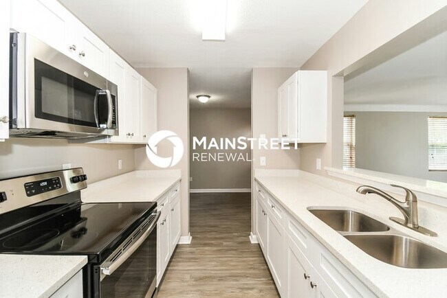 Foto del edificio - 4 Bedroom Pet-Friendly Home in Jacksonville, FL with Main Street Renewal