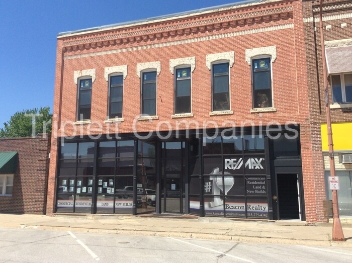Primary Photo - 205 W Walnut St