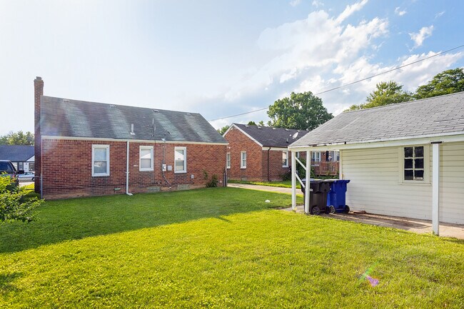 Building Photo - 9238 Artesian St
