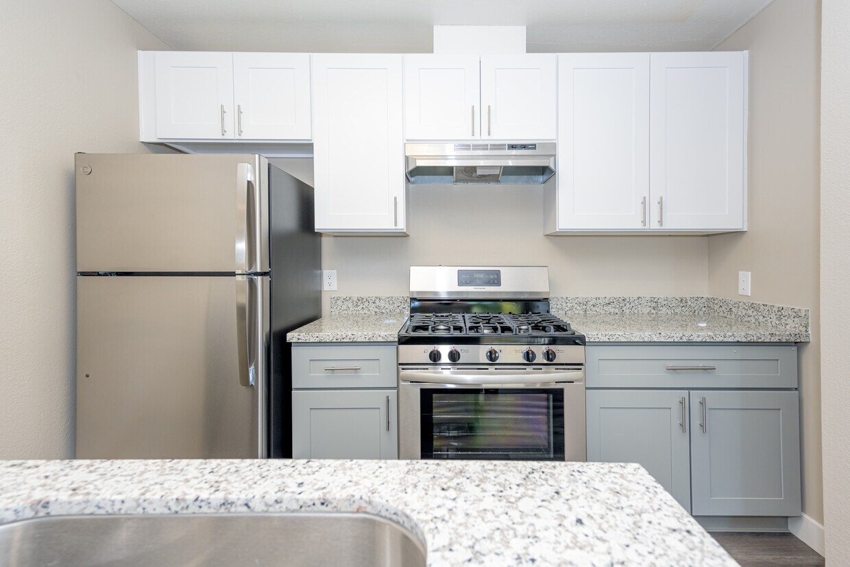 Gateway San Leandro Apartments 902 Davis St San Leandro, CA