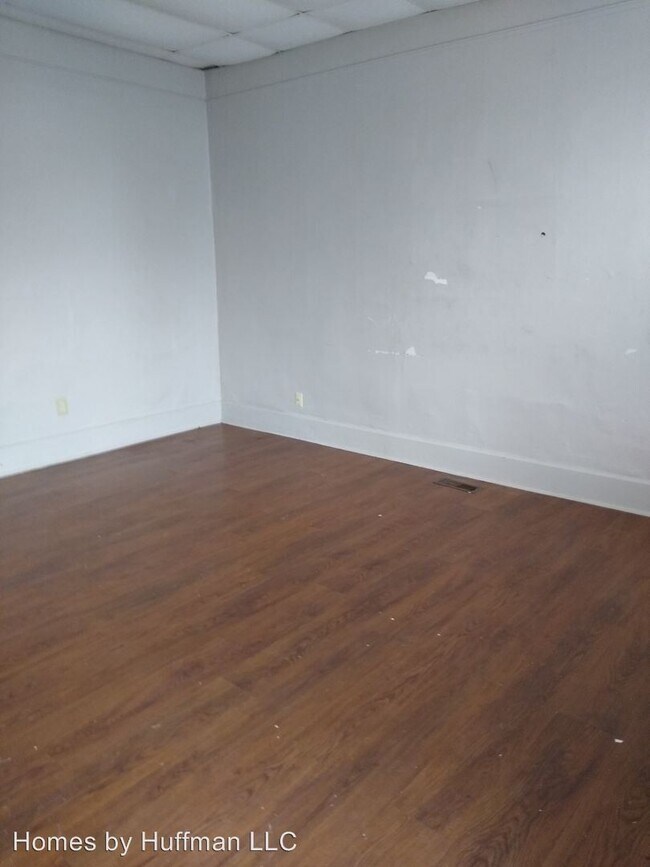 Building Photo - 2 br, 1 bath House - 2618 W. Virginia Street