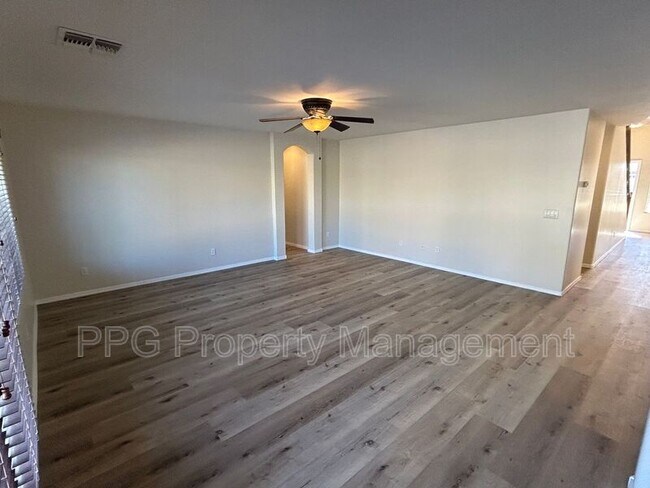 Building Photo - 18616 W Vogel Ave