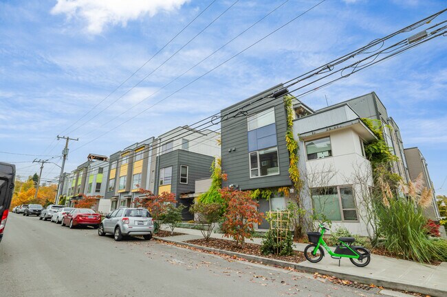 Foto del edificio - 2405 S Holgate St