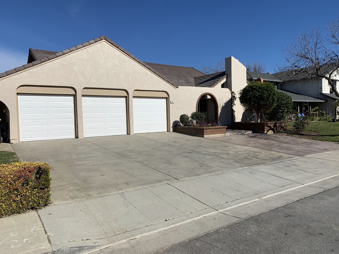 1665 Langport Dr, Sunnyvale, CA 94087 House Rental in Sunnyvale, CA