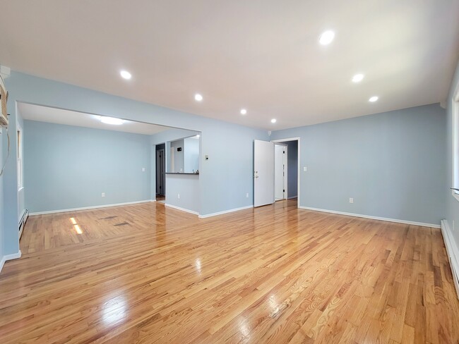 LR/DR - 242 Terrace Ave