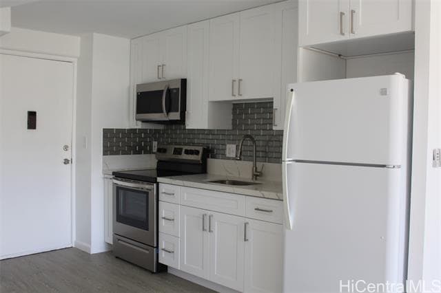 Building Photo - 1655 Makaloa St