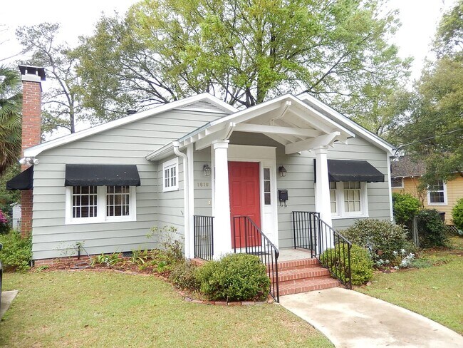 Building Photo - MIDTOWN Charmer! 3/2 w/ Wood Floors, Huge ...