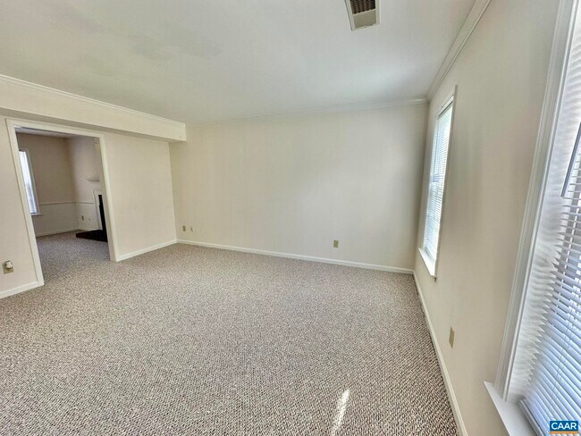 Foto del edificio - 839 Harris Rd