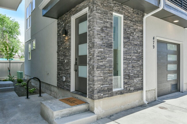 Building Photo - 479 E Violets Cv Ln
