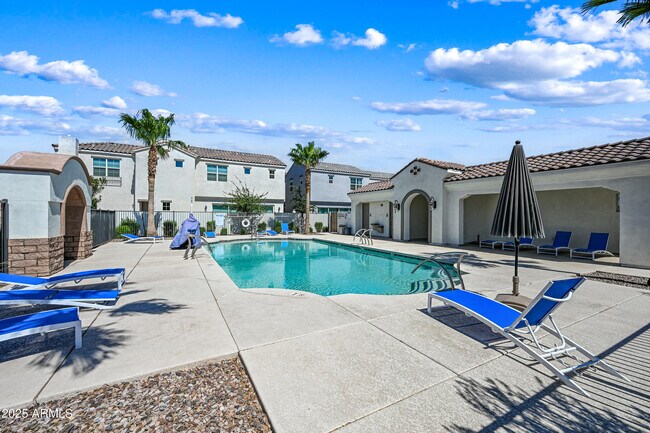 Foto del edificio - 1534 E Shannon St