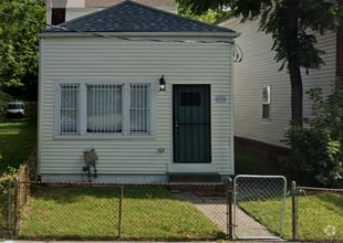 Building Photo - 2215 W Market St