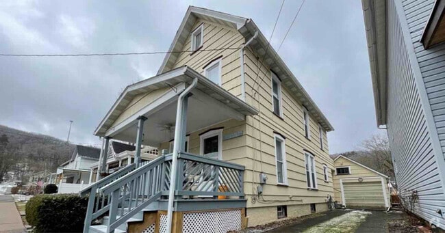 Building Photo - 512 14th St