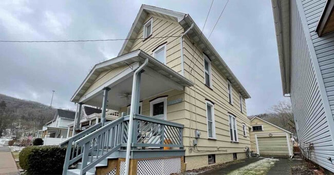 Building Photo - 512 14th St