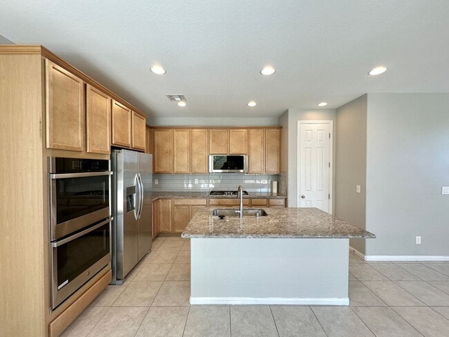 Building Photo - Summerlin West & Summerlin