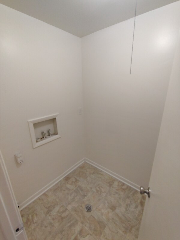 Foto del edificio - 600 Reusens Rd