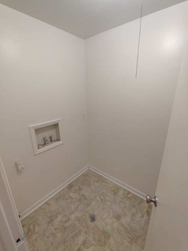 Foto del edificio - 600 Reusens Rd