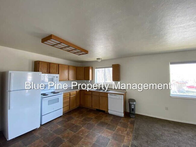 Building Photo - 690 Richland Ave