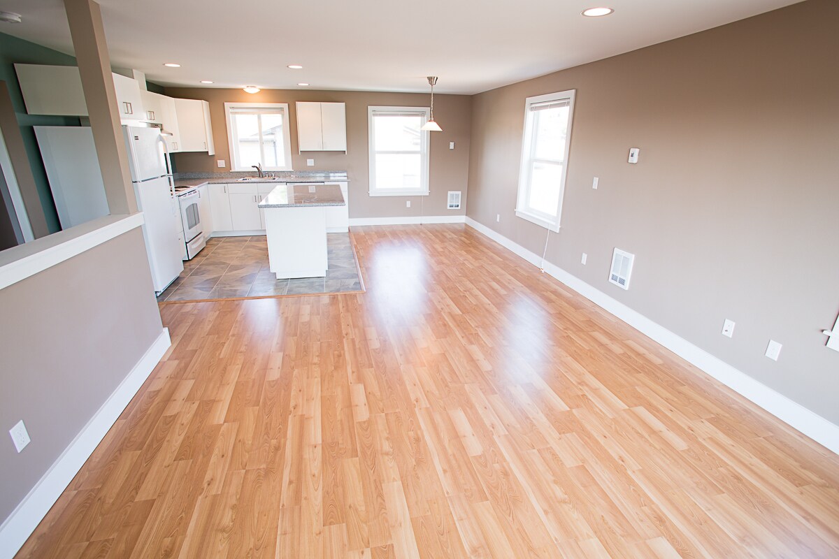 Primary Photo - 2221 E Thomas St