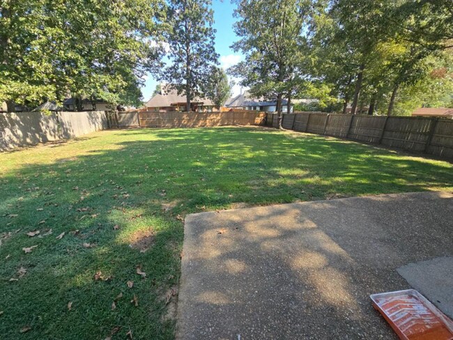 Foto del edificio - 263 Greensview Dr