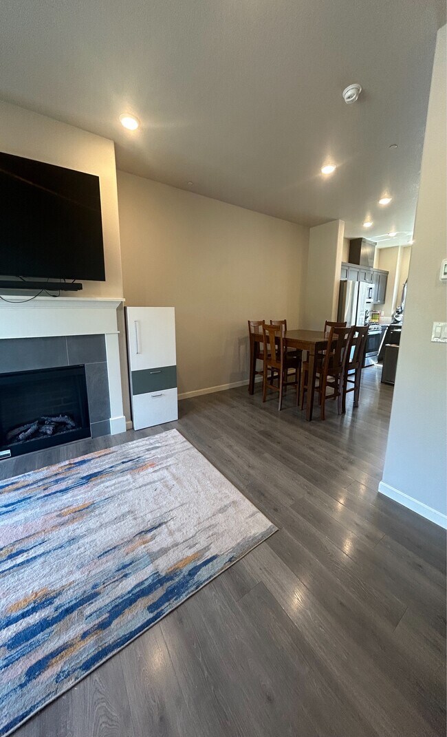 Building Photo - 14256 SW Gold Coast Ter