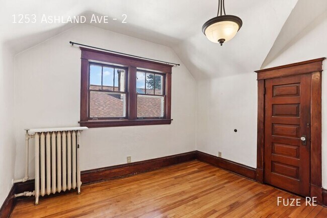 Foto del edificio - 1253 Ashland Ave